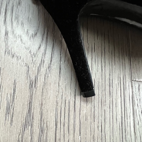 Karl Lagerfeld black velvet pointy heels - Picture 8 of 8